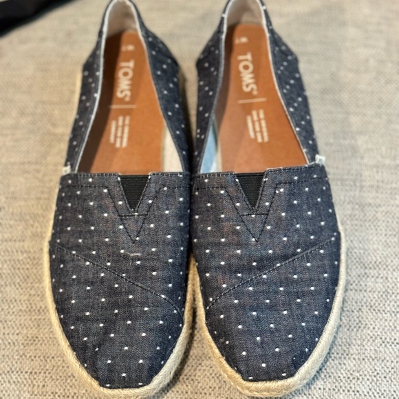 Toms Denim and White polka Dot Espadrilles US Women’s 7 - Picture 2 of 9